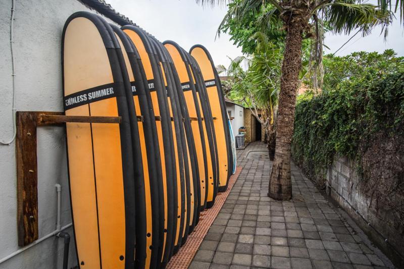 קוטה לומבוק Endless Summer Surf Camp Kuta מראה חיצוני תמונה